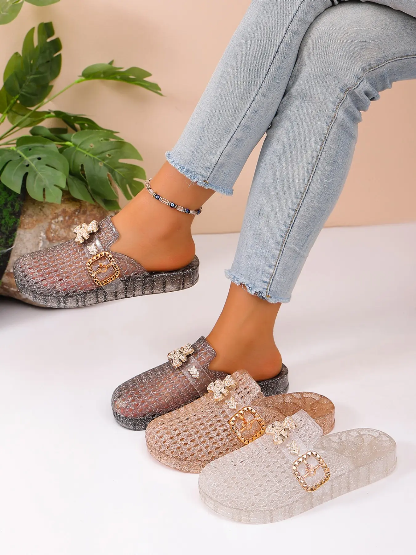 Women's Summer Fashion Rhinestone Slippers, Transparent Jelly Material, Breathable, Metal Clasp, Casual Style, Round Toe, Slip-On Slipper Shoes