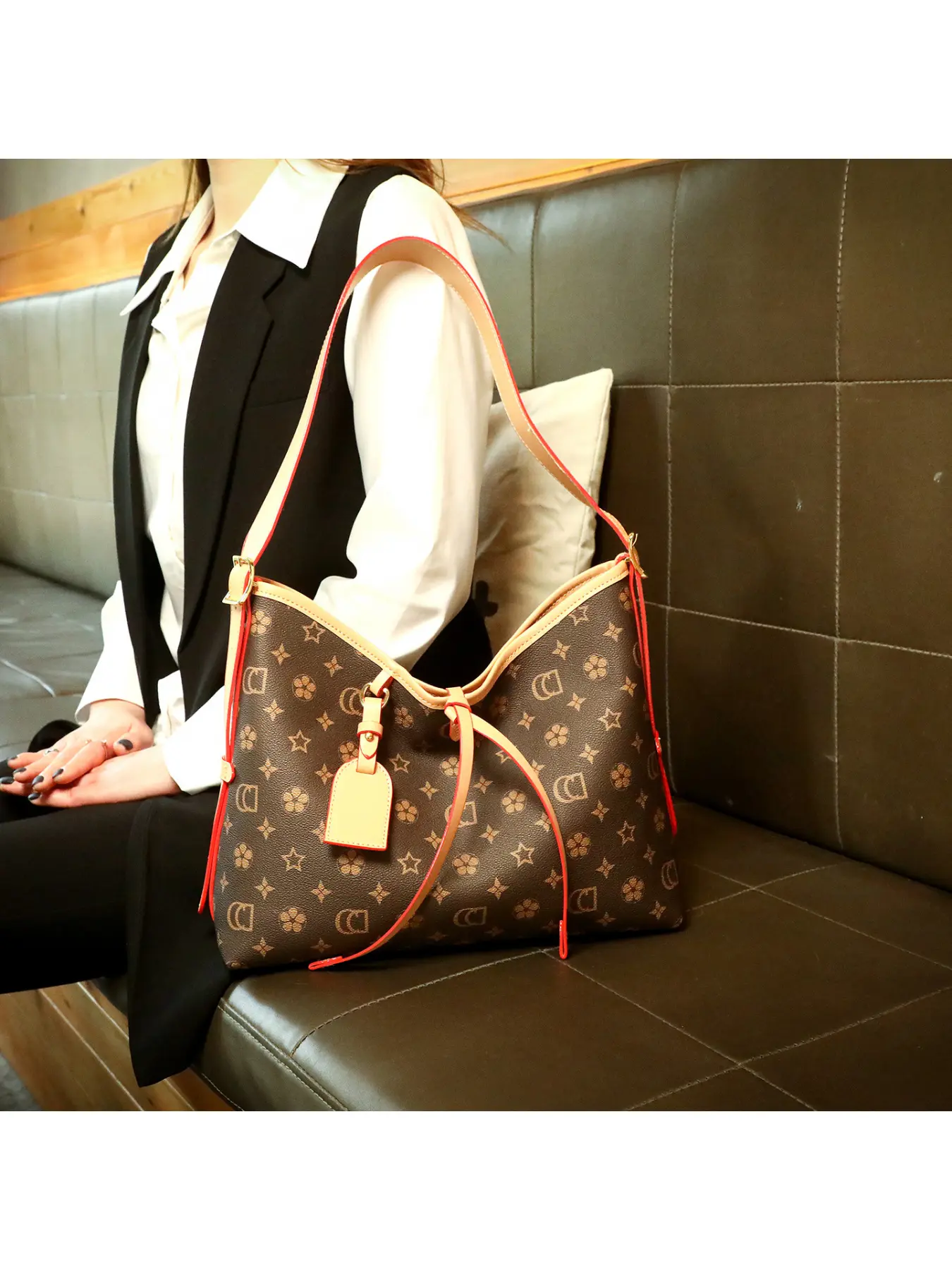 New stylish women's crossbody bag, versatile handbag for commuting, trendy tote shoulder bag with large capacity, Crossbody Leather Bag, Fashionable Patterned Bag, Casual Fashion Bag
