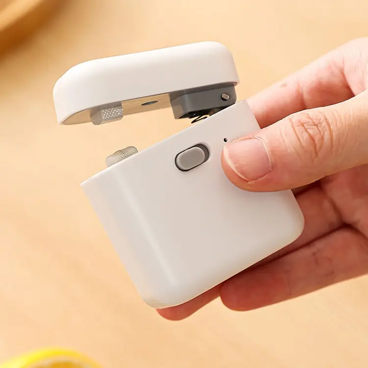 ERNON 2026 New Rechargeable 2-in-1 Sealing and Cutting Handheld Bag Sealer, White Plastic Portable Kitchen Vacuum Tool with Cutter, US Plug Compact for Trade, Food Freshness Preservation