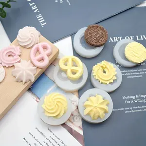 3D Cookie Shaped Chocolate Mold, 5 Counts Silicone Candy Mold, DIY Cake Decorating Mold, Baking Tool & Kitchen Gadget for Home Kitchen, Silicone Molds, Bakeware