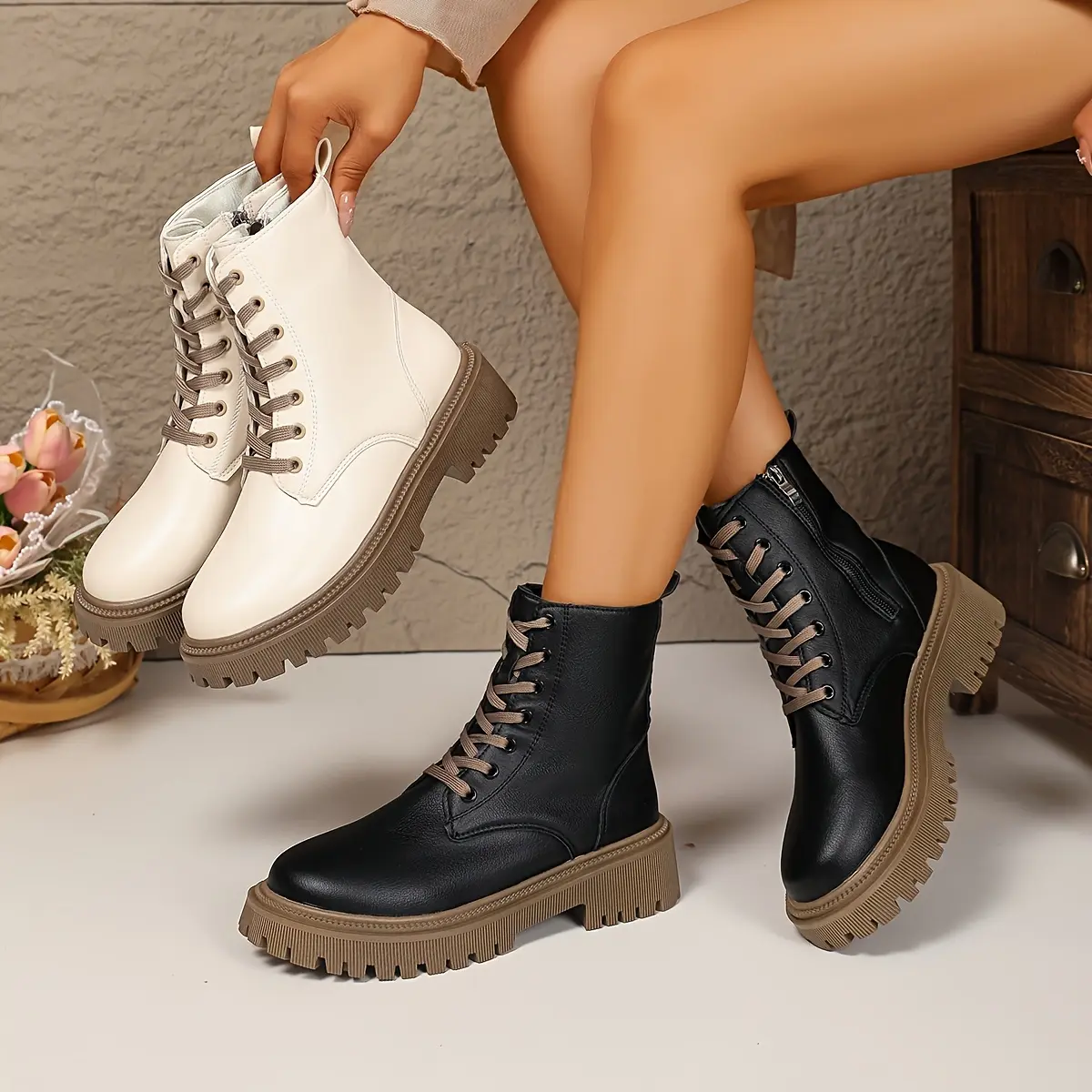 Women's Chunky Platform Combat Boots, Plain PU Leather Ankle Shoe with Side Zipper, Lace-Up Design and a Durable Fabric Insole, Walking Shoes, Footwear, Rubber, Bathroom, Chunky Heel, Round Toe, Man-Made, All Seasons, Laces