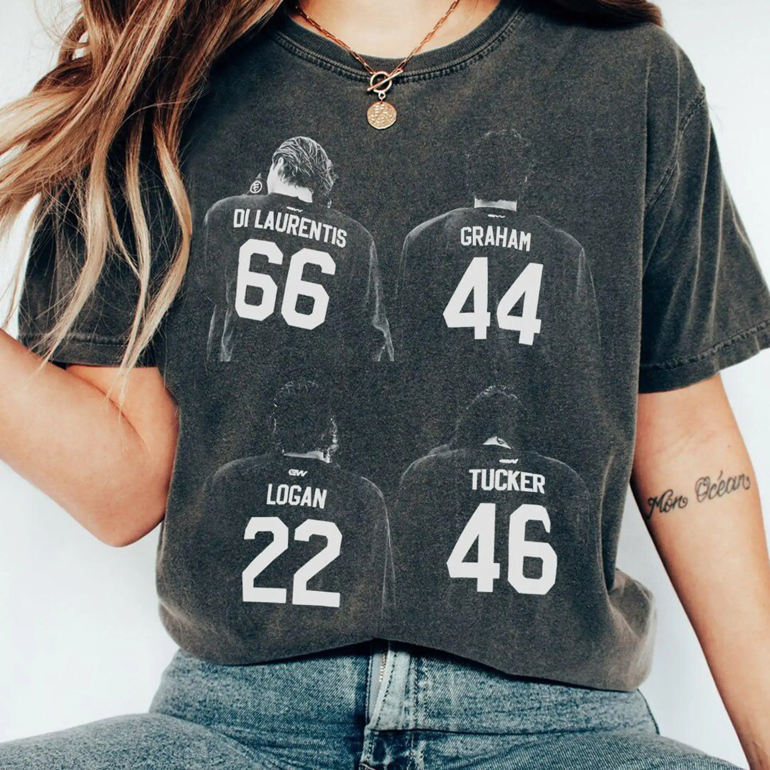 Comfort Colors Off-Campus Book Biar University Y2k Graphic Tee, Hockey Romance Briar U Campus Unisex T-Shirt - Perfect Gift for Fans