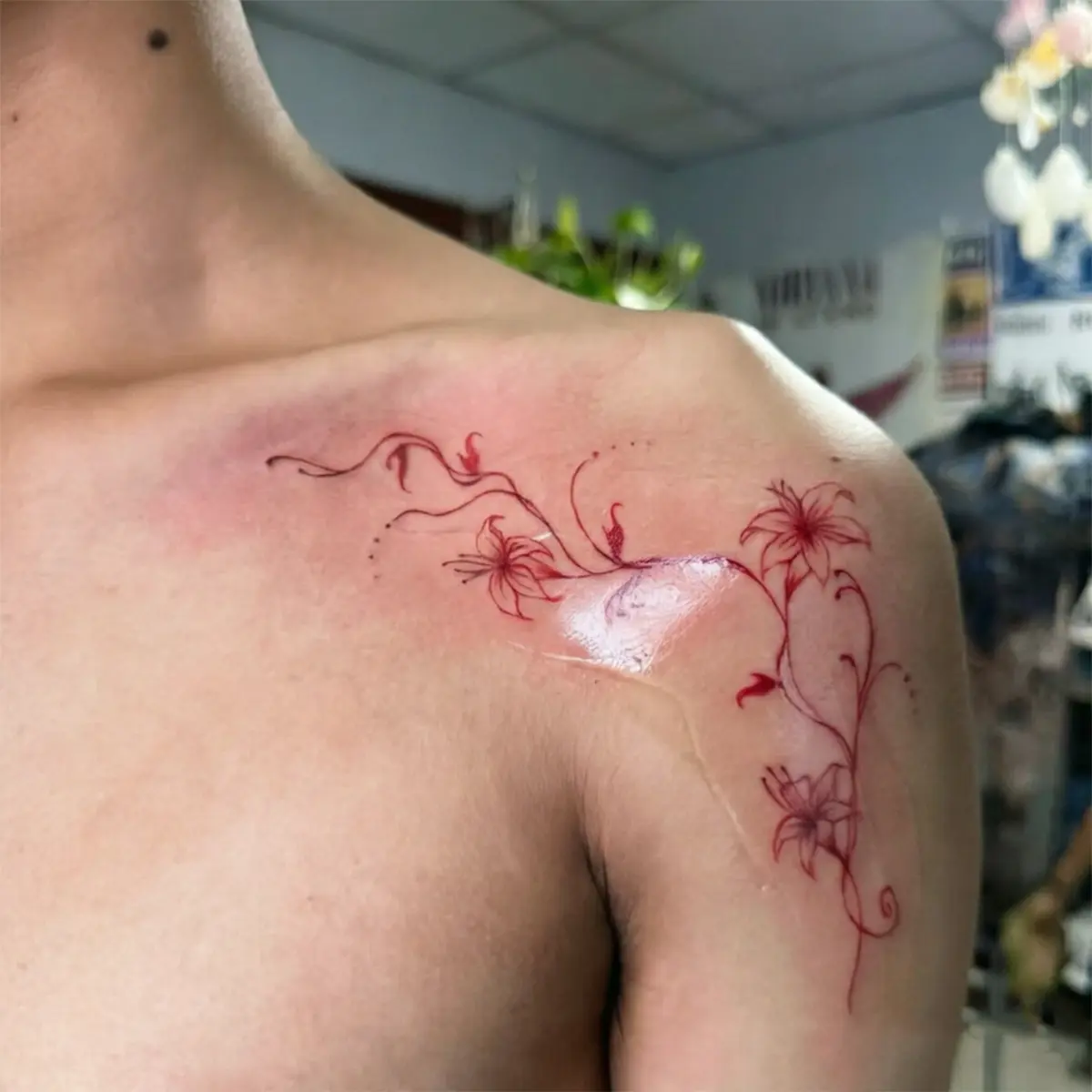 Red Outline Line Art Red Spider Lily Vine Temporary Tattoo Stickers - 2 Sheets Semi-Permanent Waterproof Realistic Floral Fake Tattoos, Tattoo for Women, All Skin Types Ideal for Swimming, Beach, Party