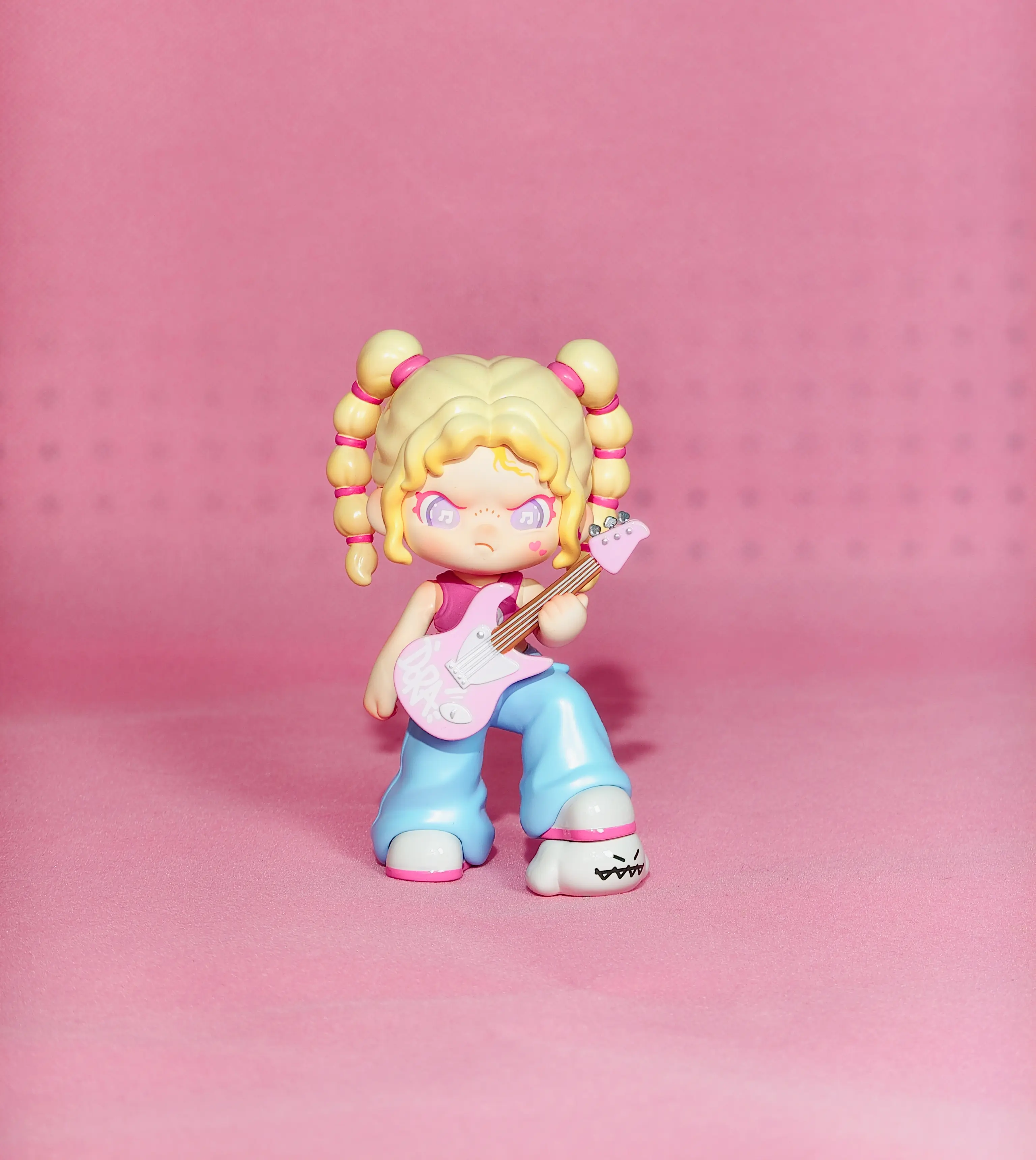 TNTSPACE DORA  Sweet Rocker Limited Figure