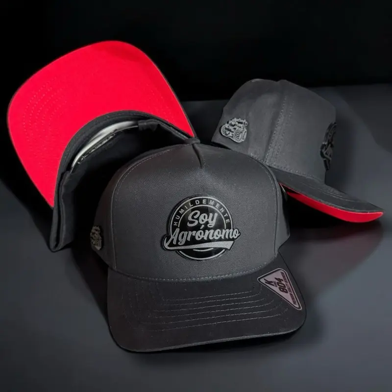 Soy agronomo Black SnapBack Hat with Red Under Visor for Men