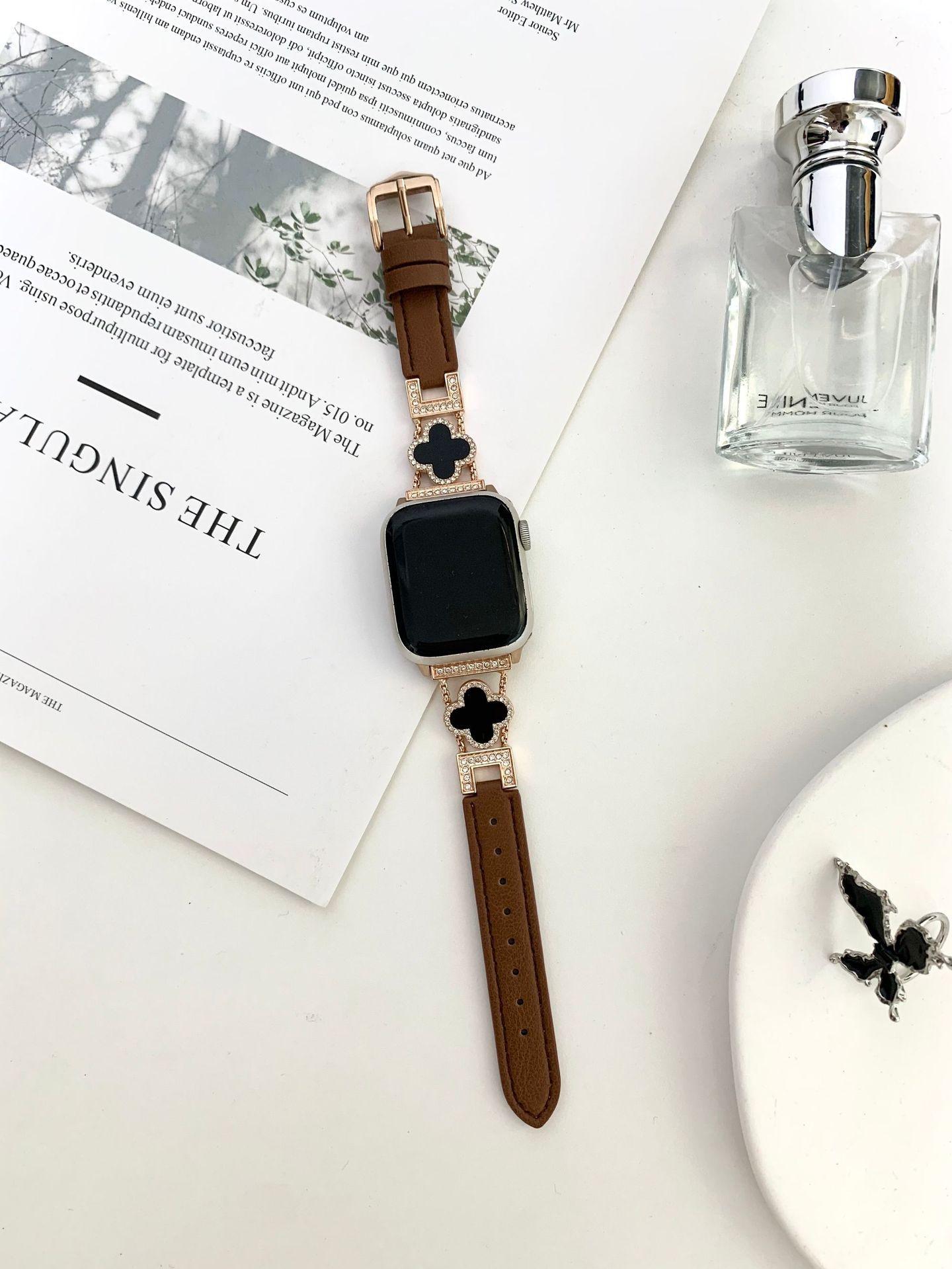 Four-Leaf Clover Apple Watch Band, Compatible with Series 9/8/7/6/SE, Universal Smartwatch Strap, Stylish Elegant Replacement for Everyday & Spring Wear