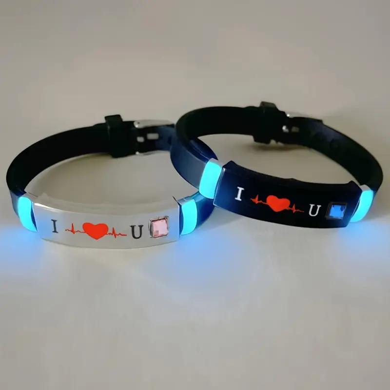 Glow in The Dark Silicone Bracelet, Cute Letter Pattern Luminous Bracelet for Women & Men, Fashion Accessories for Party, Daily Personalized Decor, Heart Cuff Bracelet, Heart Shaped Bracelet, Xoxo Style Bracelet, Glowing Bracelets, Heart Bracelet Set