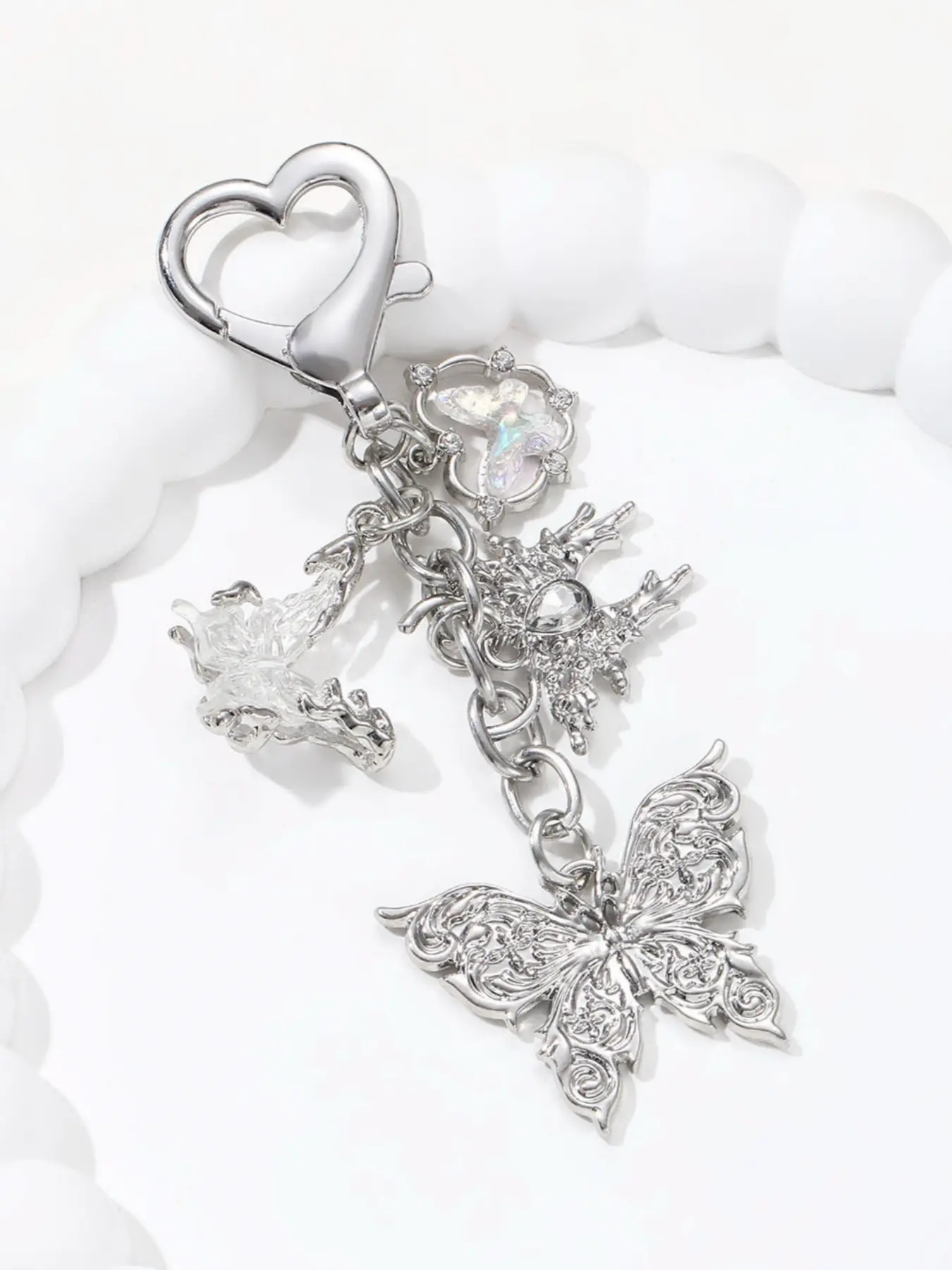 Elegant Vintage Butterfly Keychain, Silver Color Alloy Pendant, Punk Style, Stylish Keychain, Trendy Gift for Friends and Family, Memorial Present, Fashionable Alloy Keychain