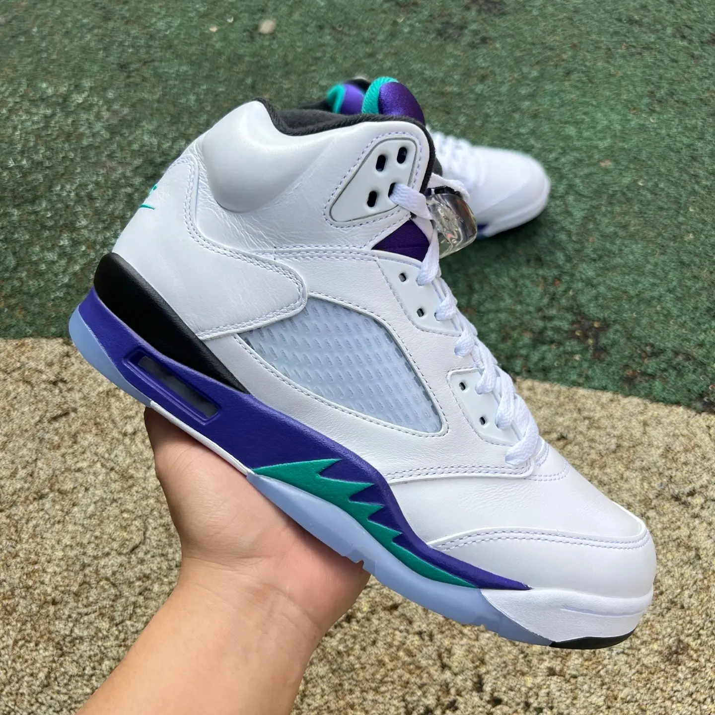 Unisex High‑Top Retro Basketball Sneakers White Leather Upper Purple Inner Collar Purple And Teal Shark Tooth Accent White Breathable Mesh Panel Translucent Ice Outsole Visible Air Cushion Lace‑Up Street Sport Shoes For Men Women ****