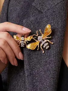 Exquisite bee brooch, high - end women's luxury chest flower, a fitting accessory for suits. It's an ins - trendy and personalized pin, and can also be used as a collar anti - gap button. Brooch Pins