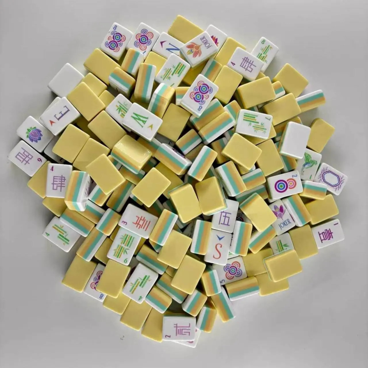 American-Style Mahjong Set, High-Quality Light Yellow 4-Layer Acrylic Tiles (32mm, 160 Pcs), Tabletop Game for Family Gatherings