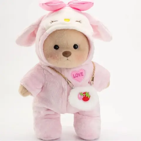 Getahug Handmade Brown Strawberry Teddy Bear - 9 In Posable Jointed, Strawberry Charm, Bow Bunny, Cute Animal Design, Safe for All Ages, Character Plush, Fluffy Cuddly Toy, Soft Cuddly Gift, Birthday Gift for GF, Girls' Small Collectible, Birthday Gifts F