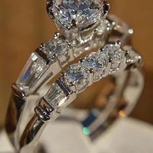 2Pcs Trendy Creative Luxurious Sparkling Design Bohemian Style Wedding Engagement Gift Rings for Women’s Daily Wear