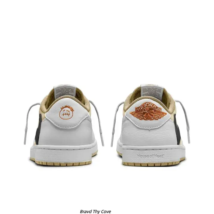 Cream White Suede Contrast Low Top Skate Shoes Vintage Off-White Gum Midsole Black Graphic Detail Soft Full Leather Breathable Street Casual Sneakers Unisex