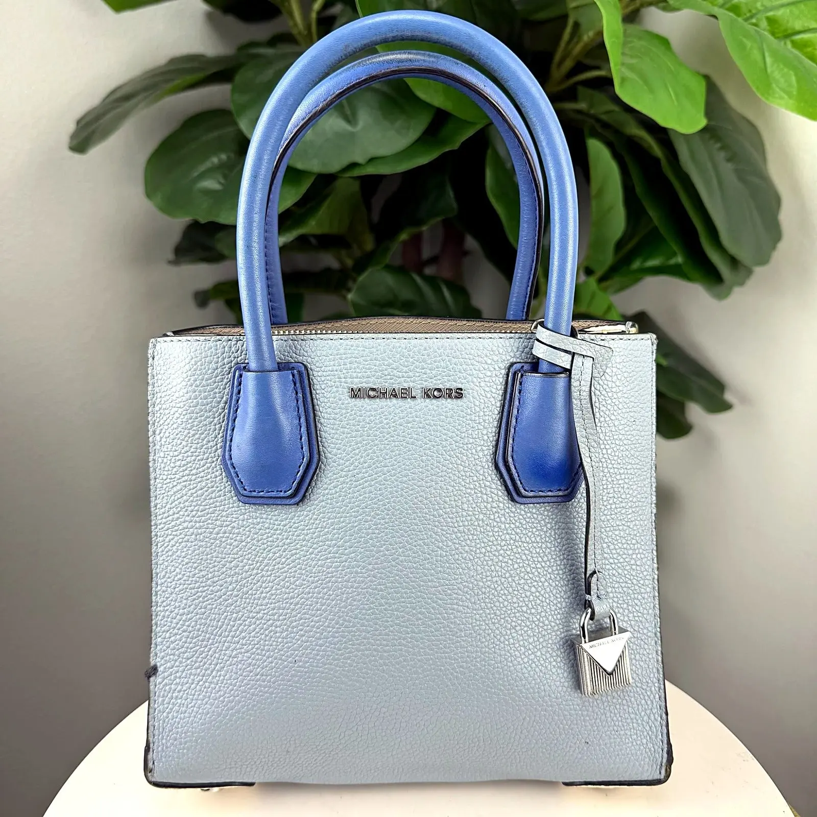 Pre-owned Light blue/periwinkle pebbled leather Top Handle Bag Authentic Michael Kors Mercer Light Blue Pebbled Leather Tote
