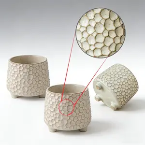 Your Charming Desktop Companion: Whimsical Pinecone-Shaped Ceramic Jar with Three Stable Feet - A Playful Yet Practical Holder for Tools, Spoons & Creative Decor