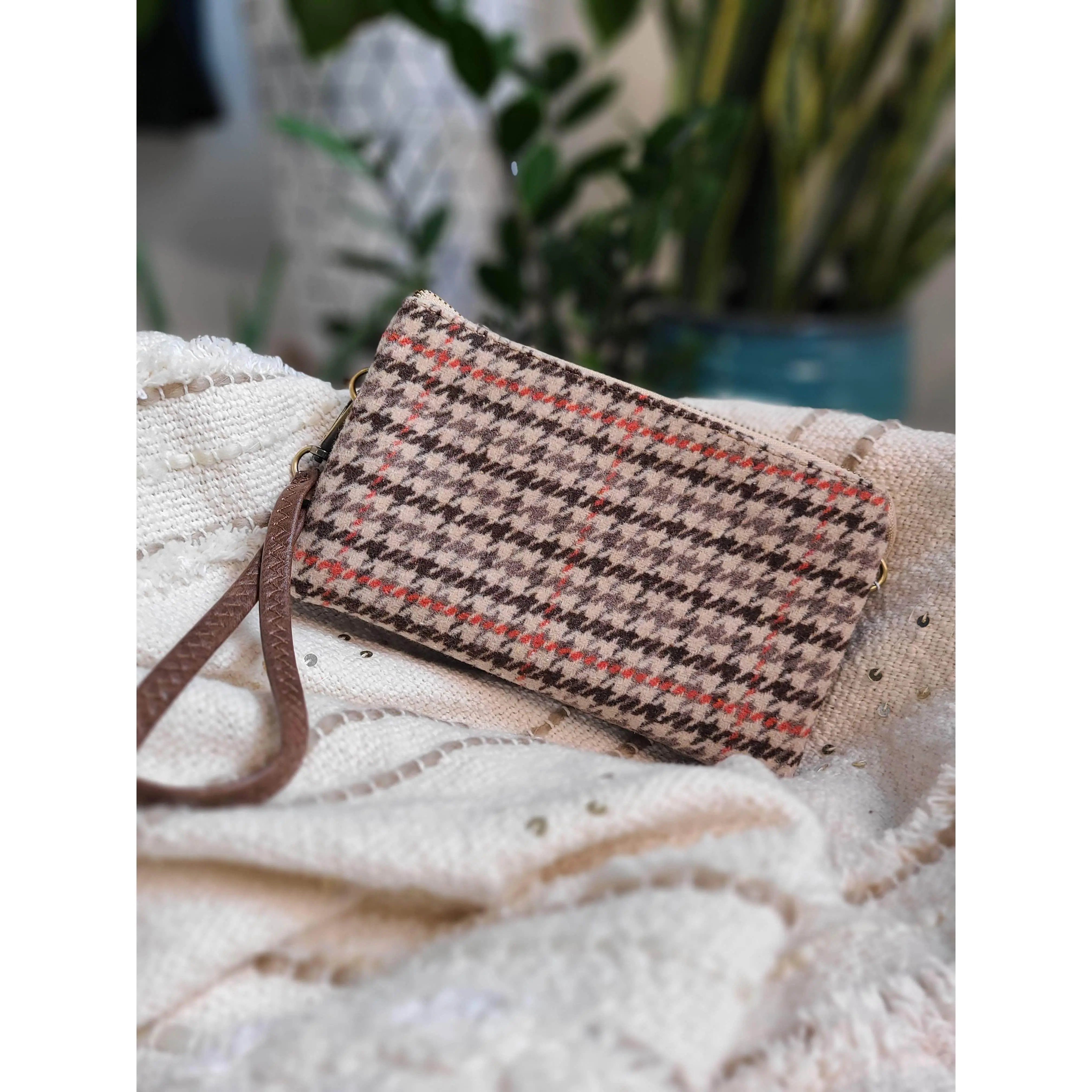 Women's Elegant Houndstooth Faux Leather Convertible Crossbody Bag - Casual Style, Detachable Wristlet Strap, Multi-Compartment Pockets, Zipper Clutch