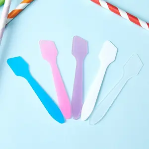 5pcs Premium Plastic PP Cream Spatulas - Soft, Flexible, and Gentle Facial Mask and Eye Cream Scoop Sticks for Easy Skincare Application - Unscented, Non-Irritating, and Easy To Clean Cosmetic Cream Scoops
