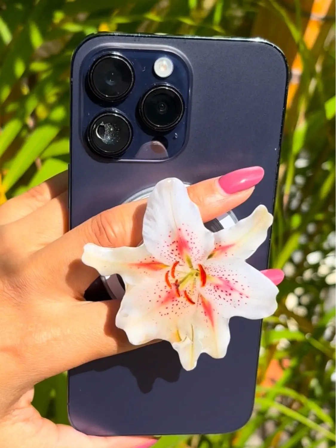 Rainbow Summer White Lily Blossom Flower Magnetic Pop Socket Phone