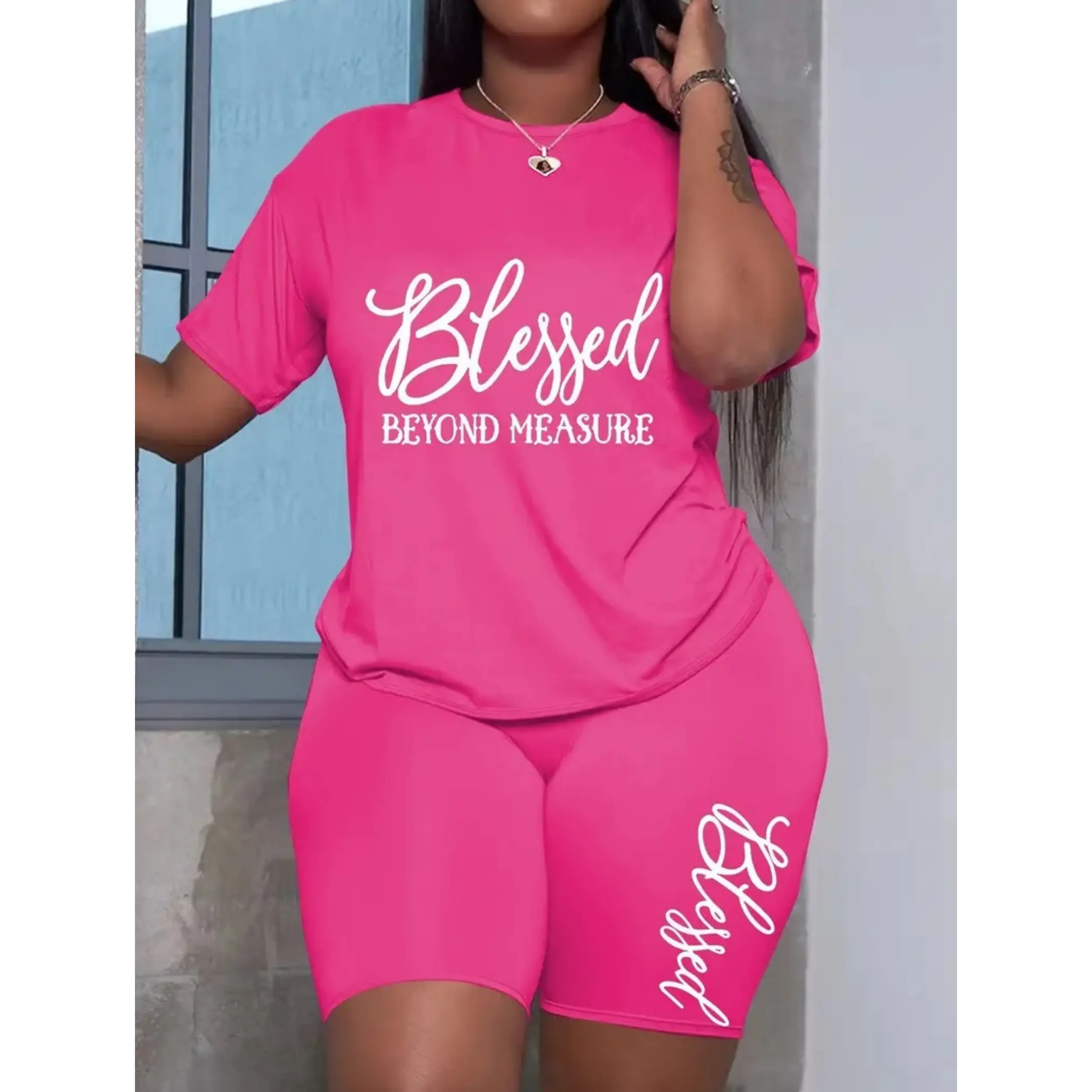 Casual loose fit Solid color print two-piece set, short sleeve T-shirt and high waist tight shorts set, women's shorts set