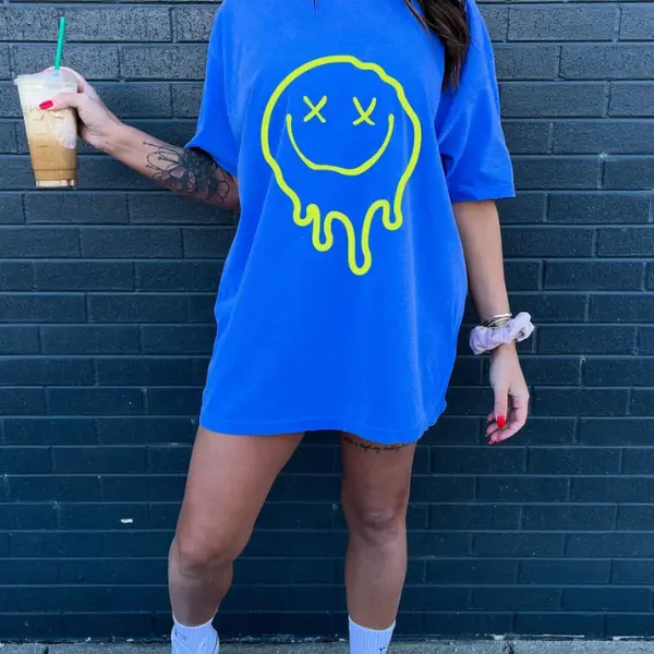 Drippy Smiley Minimal Pocket Design T-Shirt, Melting Happy Face Shirt, Trendy Aesthetic Shirts, Minimal Shirt, Neon drippy face Summer Streetwear Top