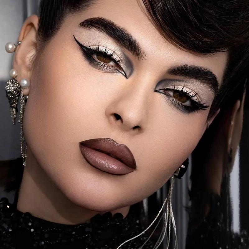 Natasha Denona Xenon Eyeshadow Palette - 15 Multi-Dimensional Shades for Makeup & Cosmetic Use - Glitter Glam White Smokey Versatile Hues Vivid Grays