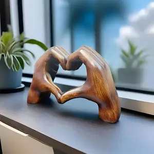 Heart Shaped Resin Hand Sculpture, Modern Desktop Decorative Ornament, Art Decoration for Bookshelf, Home, Office, Cabinet, Room Decor, Desktop Statue, Decorative Sculptures
