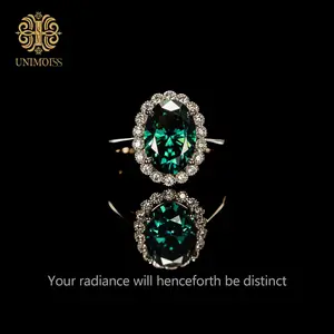 Unimoiss 6-carat oval-shaped lab-created moissanite ring, S925 silver single-shank claw setting, hypoallergenic and color-fast, unisex.Suitable for daily wear, parties, gatherings, and other occasions; an ideal gift for birthdays, anniversaries, and more.