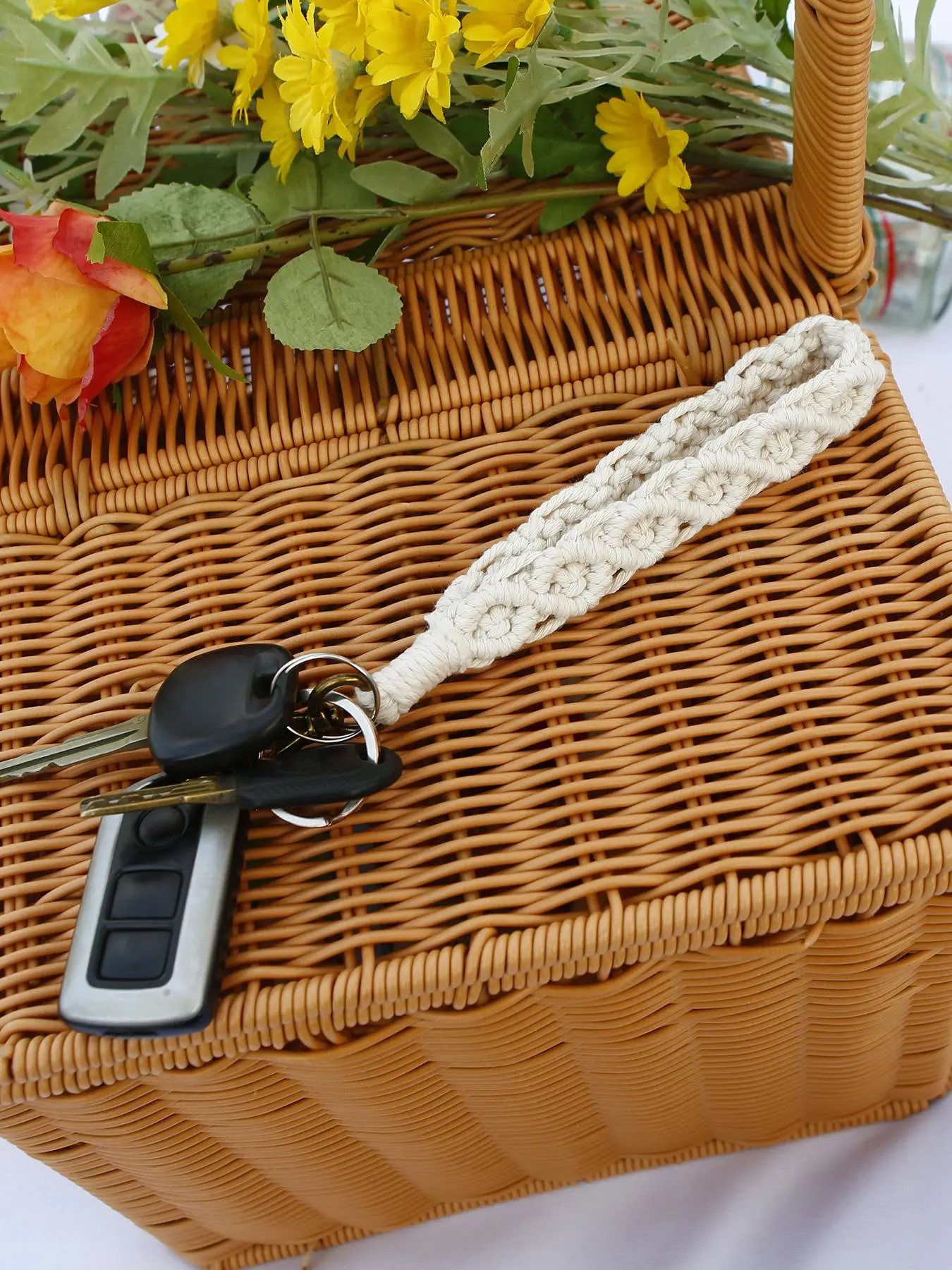 Solid Color Crochet Wristlet Keychain for Car Keys, Anti-lost Key Ring, Handmade Braided Keychain for Women & Men, Lanyard Keychain, Car Accessories f