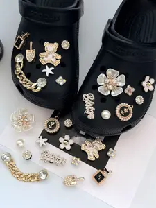 Luxury Rhinestone Shoe Charms Set, Teddy Bear Flower Chain Decorations, Trendy Hole Shoes Accessories, 14 Piece Set, Bling Shoe Charms