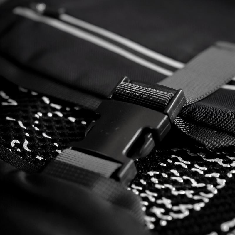 Stryda Run Vest Breathable Mesh Construction Dual-Point Closure Hydration-Hose Port Low-Bounce Storage Pockets