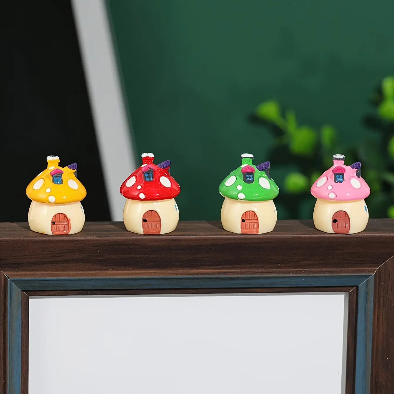 4pcs/1set Colorful Mushroom House Home Table Decor Indoor Home Decoration Home Ornament Statues