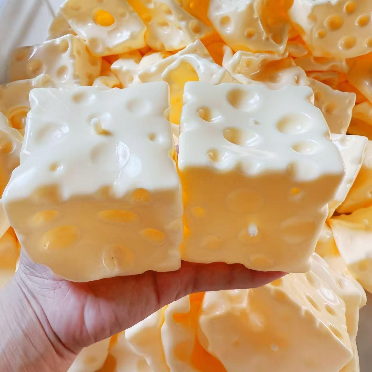 7cm Square Cheese Ball Slow Bounce Toy, Realistic Bread Texture, Tpr Shell, Perfect Gift for Birthday, Christmas, Halloween, Easter