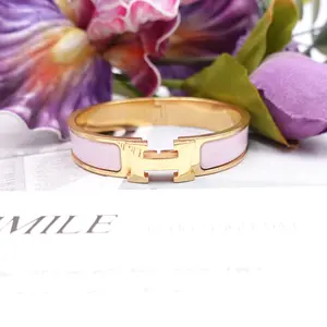 Pre-Owned Hermes Gold-Tone Metal Pink Clic H Bracelet T10381112