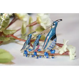 Three Penguins Family Brooch Rhinestone Penguins Pin