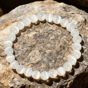 Minimalist Crystal Bracelets for Women 8mm Boho Style Natural Stone Beaded Stretch Bracelet Cat's Eye Gemstone Jewelry Gifts for Daily Use