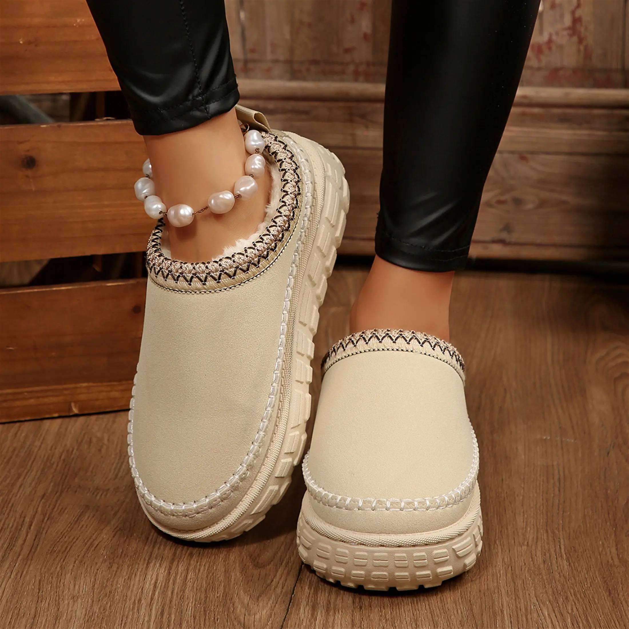 Warm Fleece Lined Platform Slippers for Women Stylish Clog Design Thick Sole Mini Snow Boots Comfort Indoor Outdoor Shoes Perfect for Winter Fashion Springfresh
