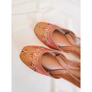 Peachy Jutti/Khussa