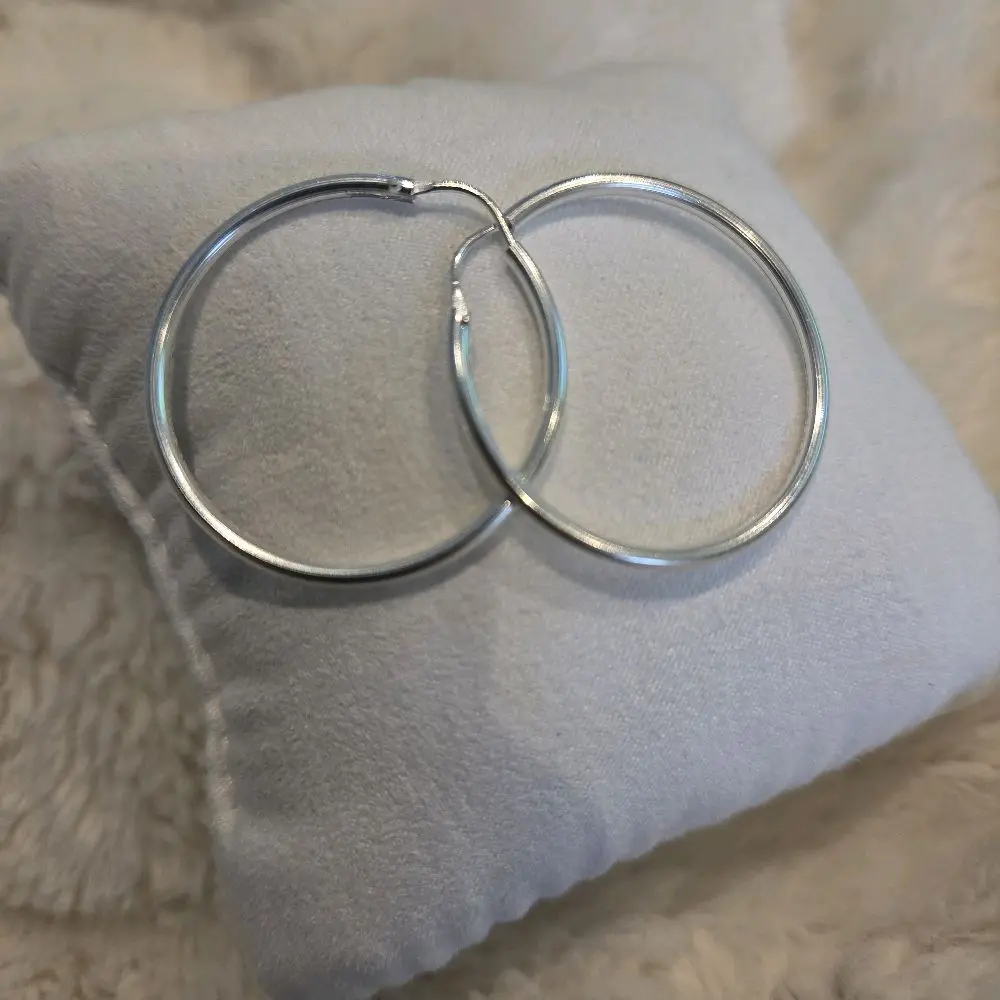 Argolla earrings of 33 mm in Silver .925 Mexicana                                                        Aretes de Argolla de 33 mm en Plata .925 Mexicana