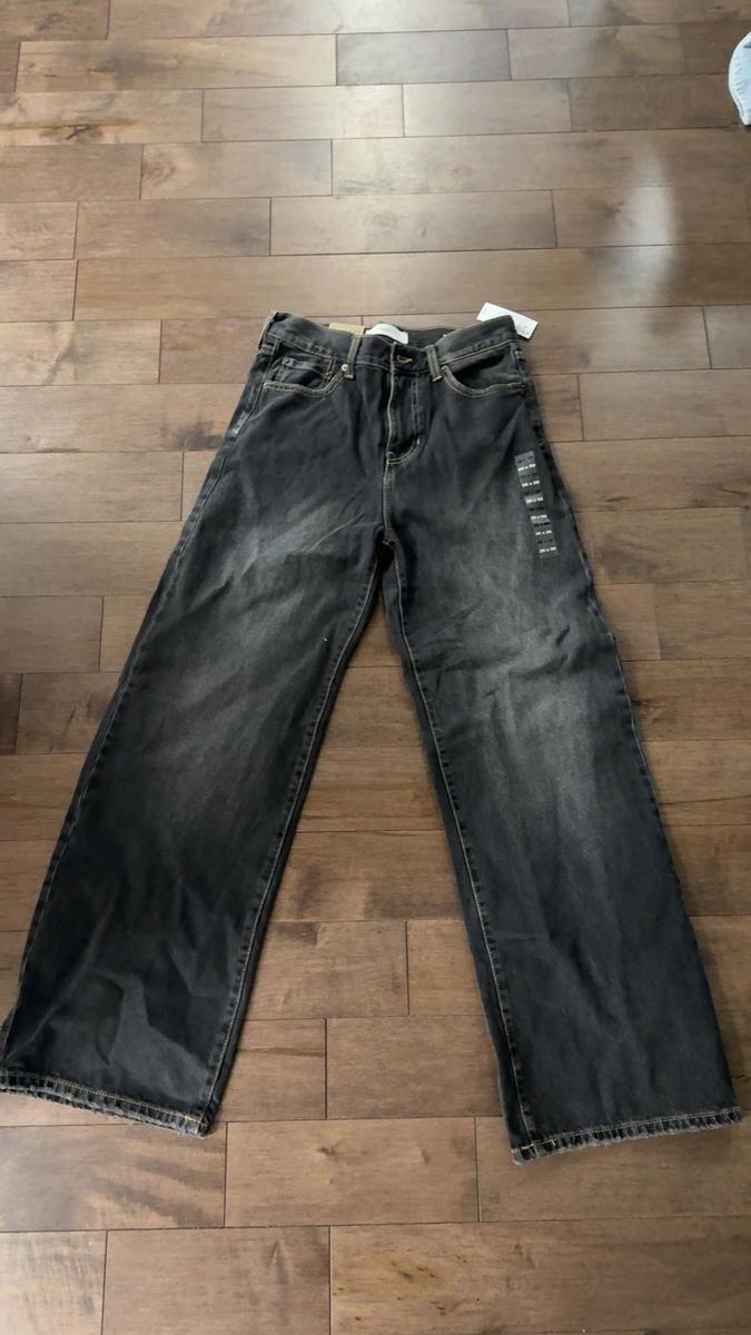 Item: Black, 28W x 30L