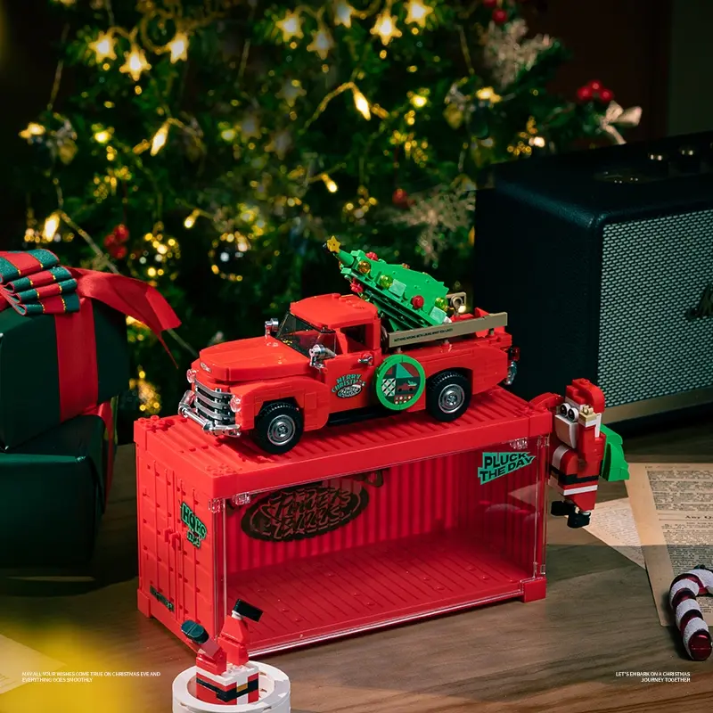 611pcs Pickup Truck Building Blocks Toys with Christmas Tree, Santa - Christmas Red Truck Building Toys with Display Case - Idea Gift with Card for Boys and Girls, Chirstmas Gift, Assembly Building Blocks