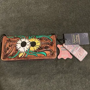 American Darling Genuine Leather Floral Embroidered Wallet with Zipper Closure and Card Slots