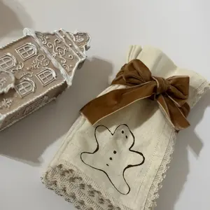 Mango by Jessica: Hand-Painted Christmas Napkin Set – Festive Holiday Table Decor