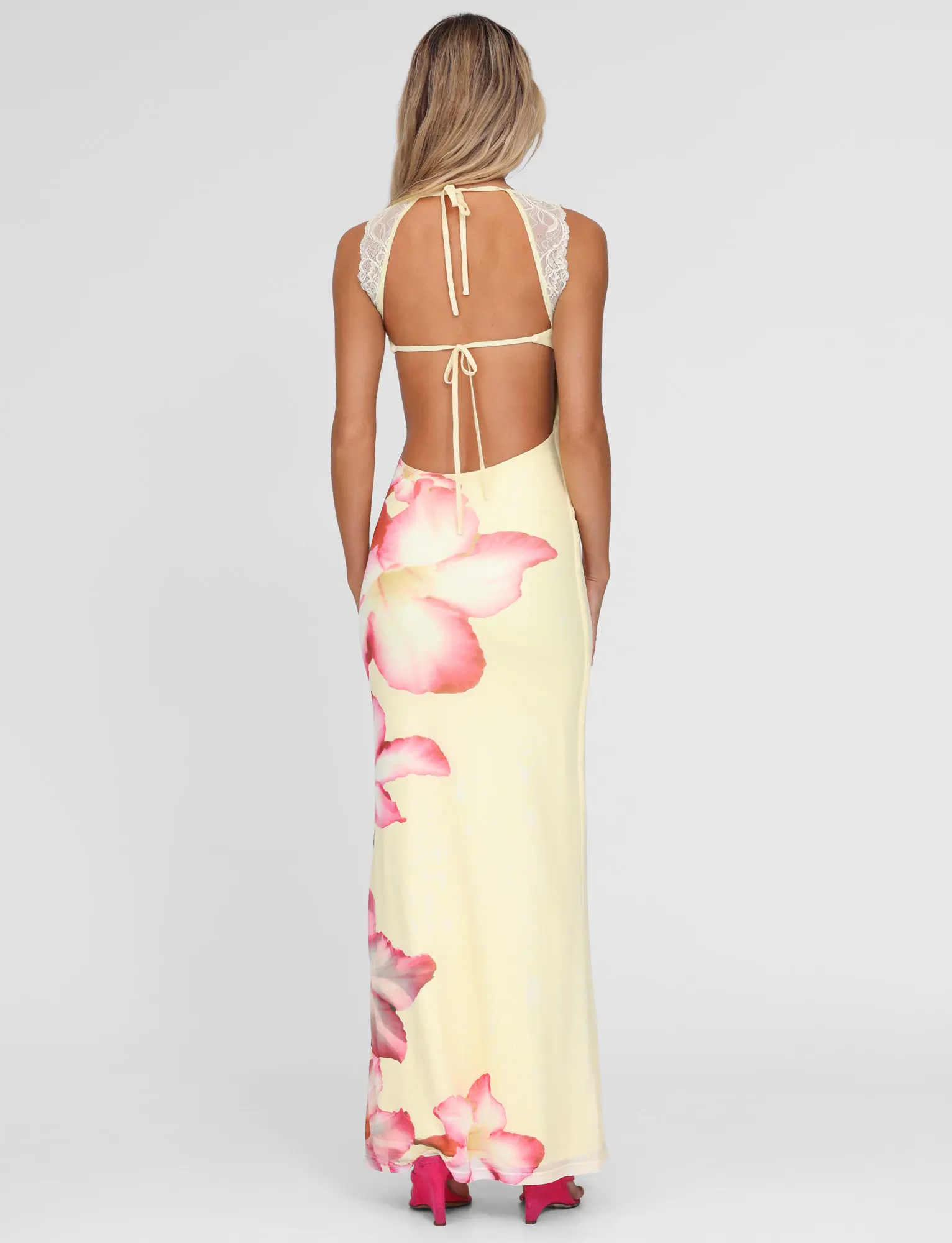 NYOMI MAXI DRESS - YELLOW : MACRO FLORAL : YELLOW HIBISCUS - TikTok Shop NYOMI MAXI DRESS - YELLOW : MACRO FLORAL : YELLOW HIBISCUS - TikTok Shop