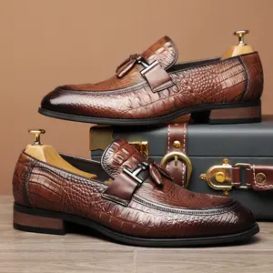 Business formal leather shoes for men, suitable for work.56791