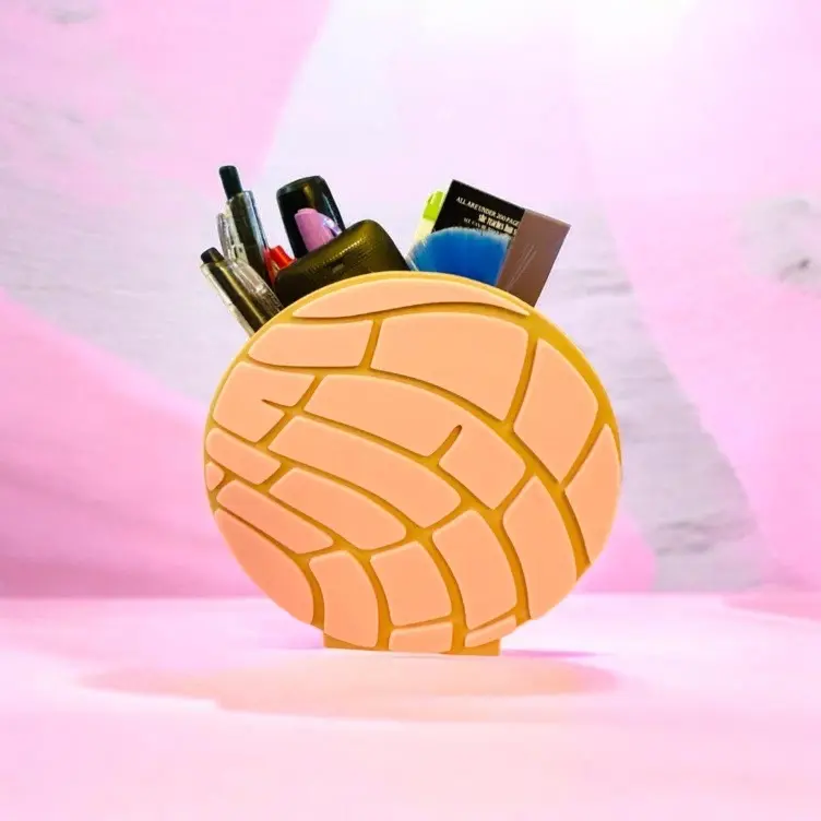 Concha Pen Holder