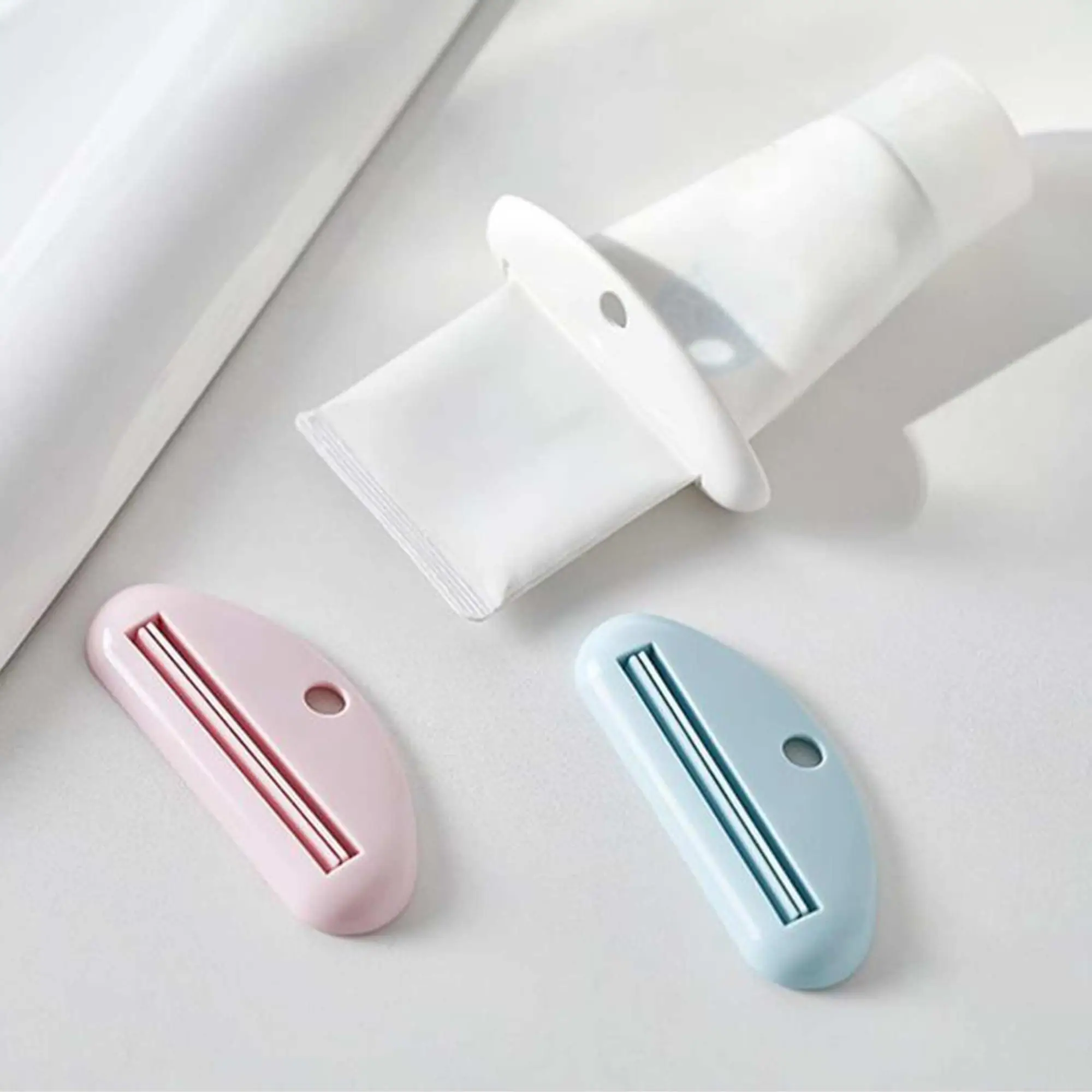 Creative Household Toothpaste Squeezer, 2 Counts Multifunctional Facial Cleanser Squeezer, Squeeze Clip Suitable for Toothpaste Facial Cleanser