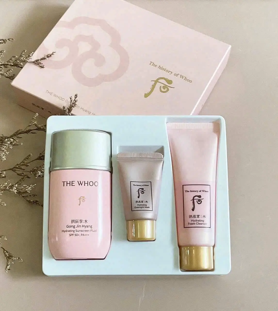 THE WHOO Vital Hydrating Sun Protection Fluid 3Pcs Set with Moisturizing and Cleanser