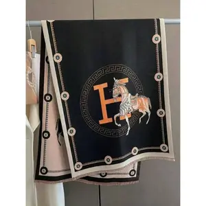 Women's Vintage High-End Plaid Jacquard Knit Scarf Elegant Fall & Winter Accessory Warm Anti-Cold Shawl for Daily Wear