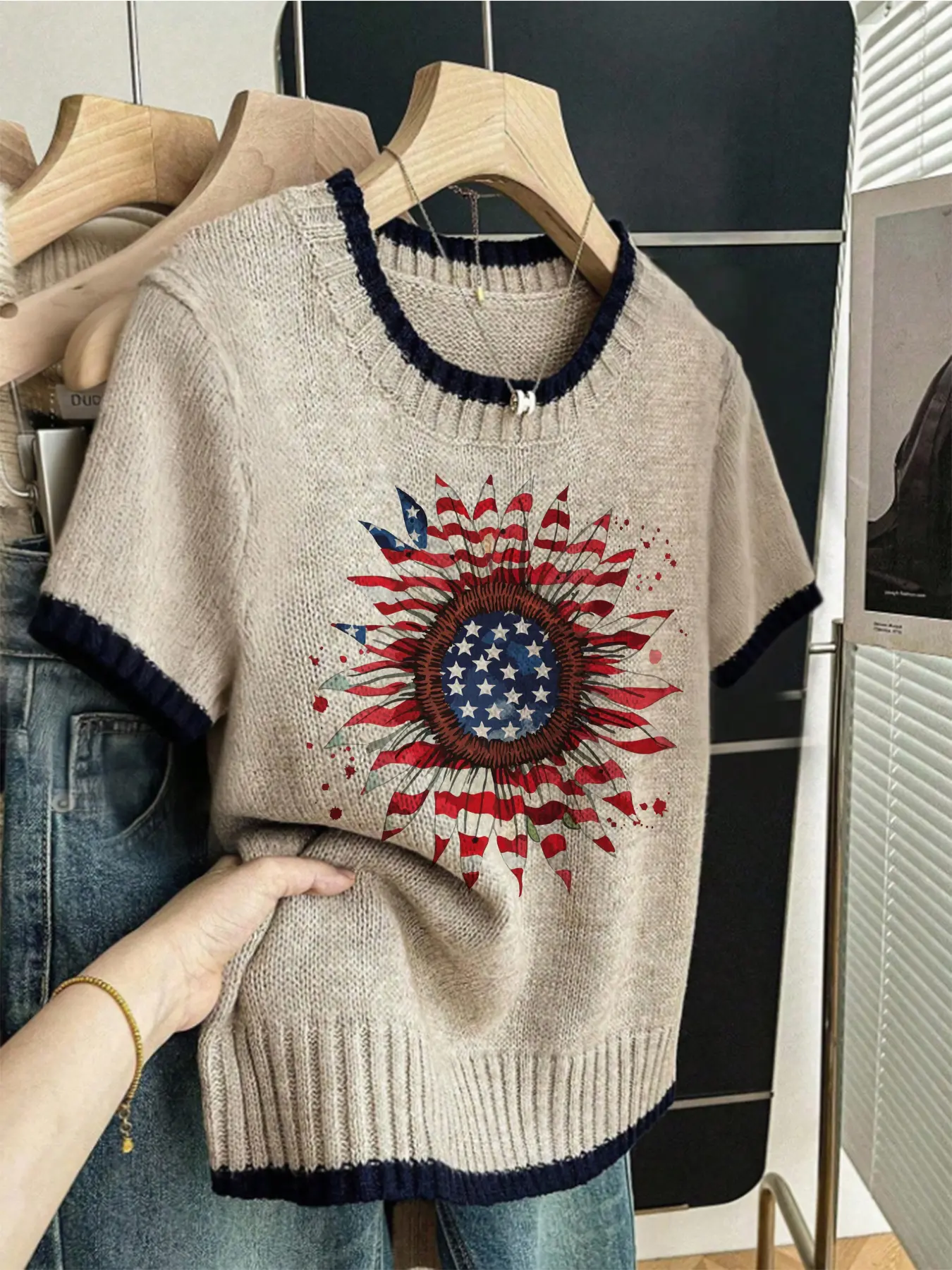 Elegant Women's Independence Day Star Sunflower Print Round Neck Sweater, Casual Short Sleeve Knit Top, Breathable All-Season Clothing